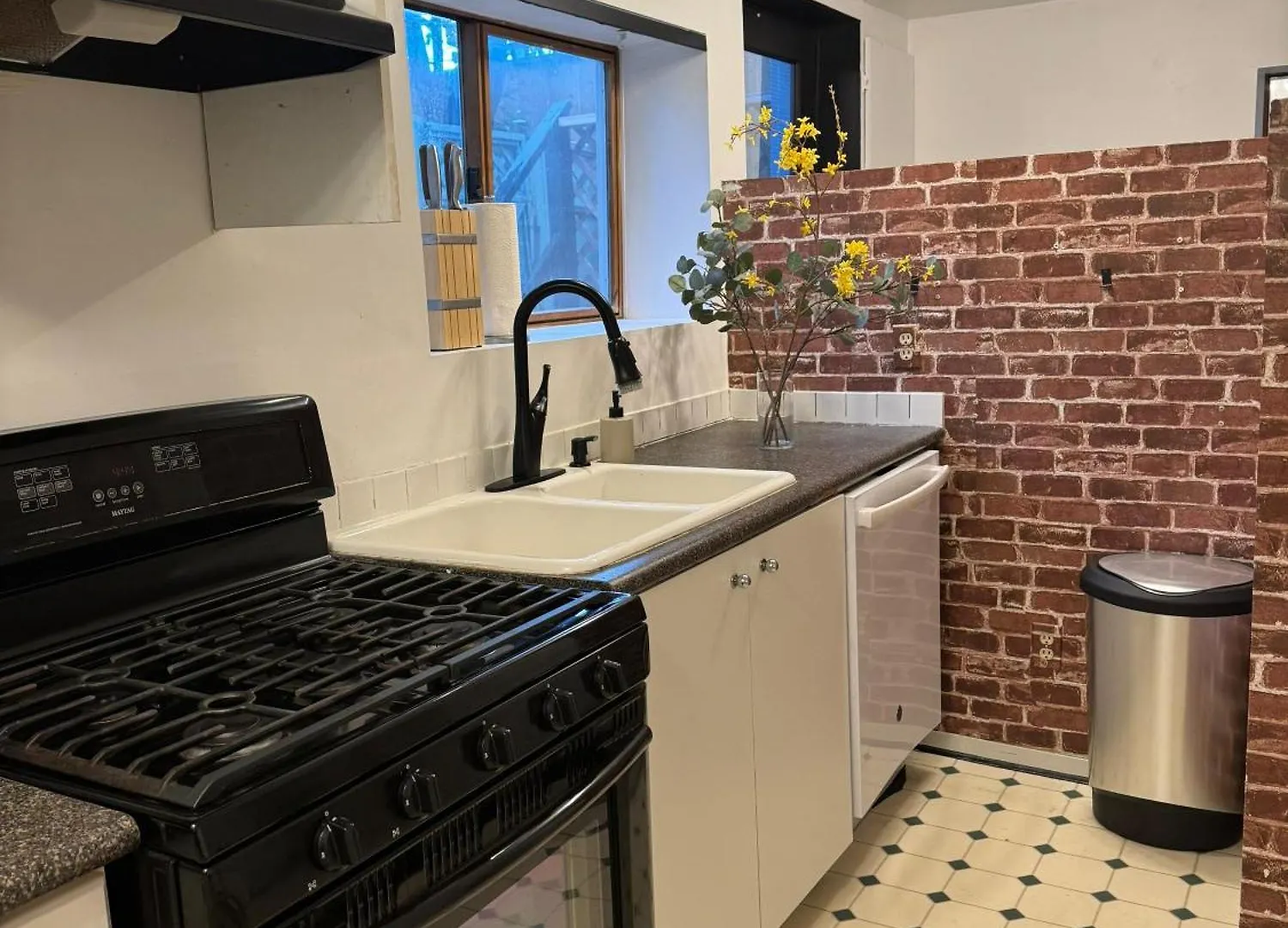 Apartment Charming Private Kitsilano Suite Vancouver